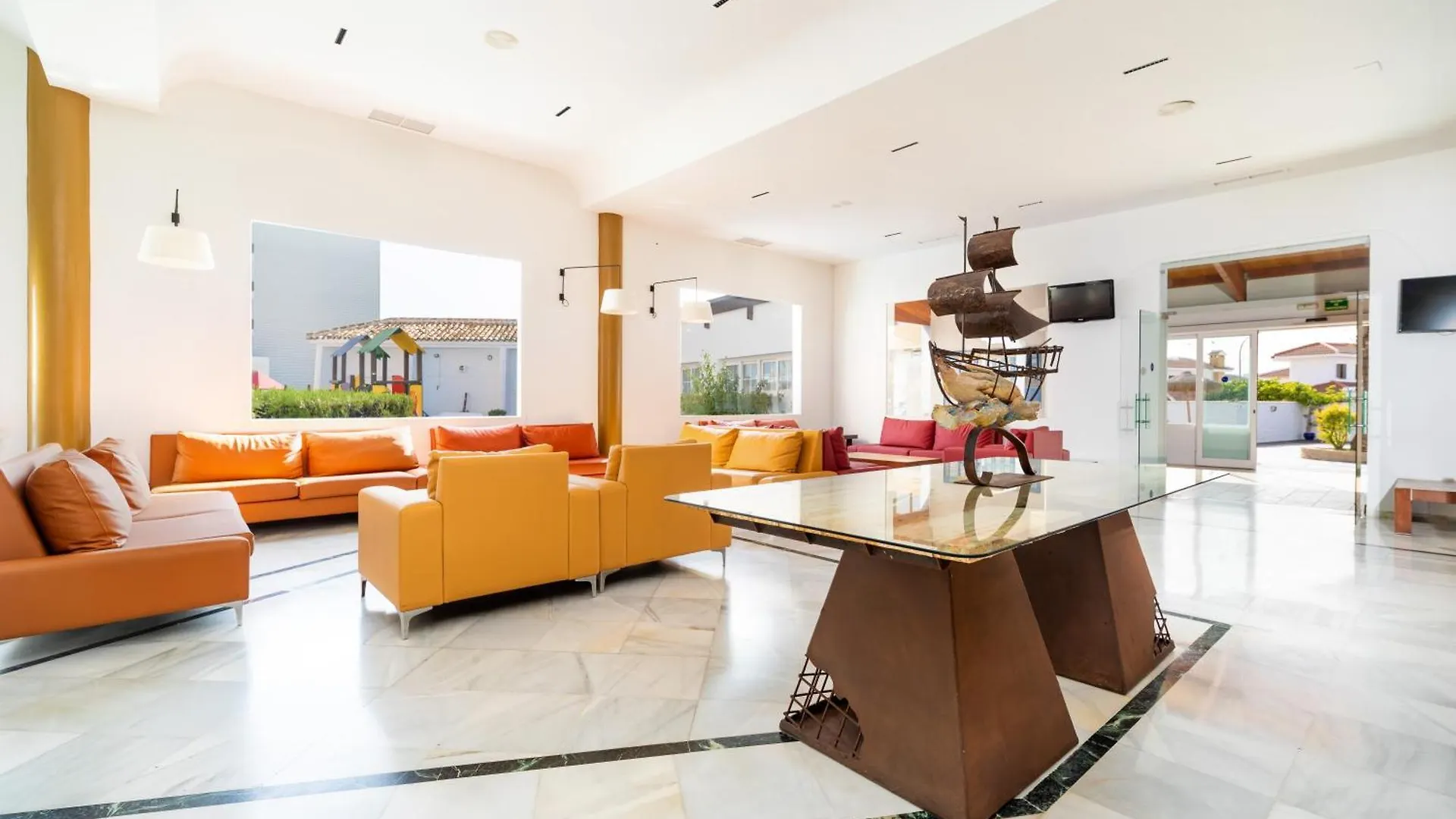 Отель Ohtels Carabela Маталасканьас 4*,